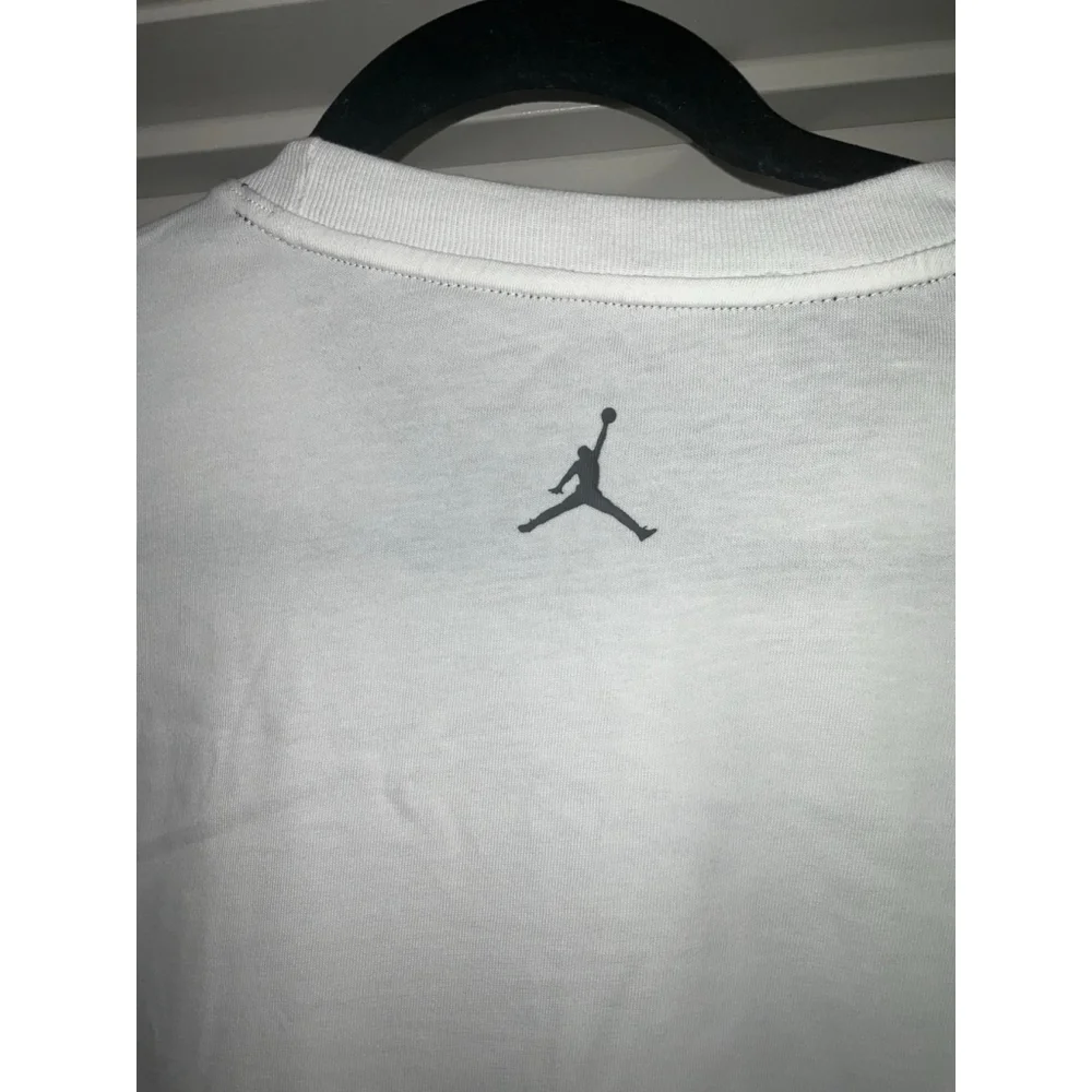 2 Men's Jordan Graphic T-shirts Size Large